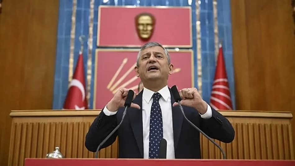 CHP’de Özgür Özel İstifası İddiası: e-Devlet Yoğunluğu Gündem Oldu