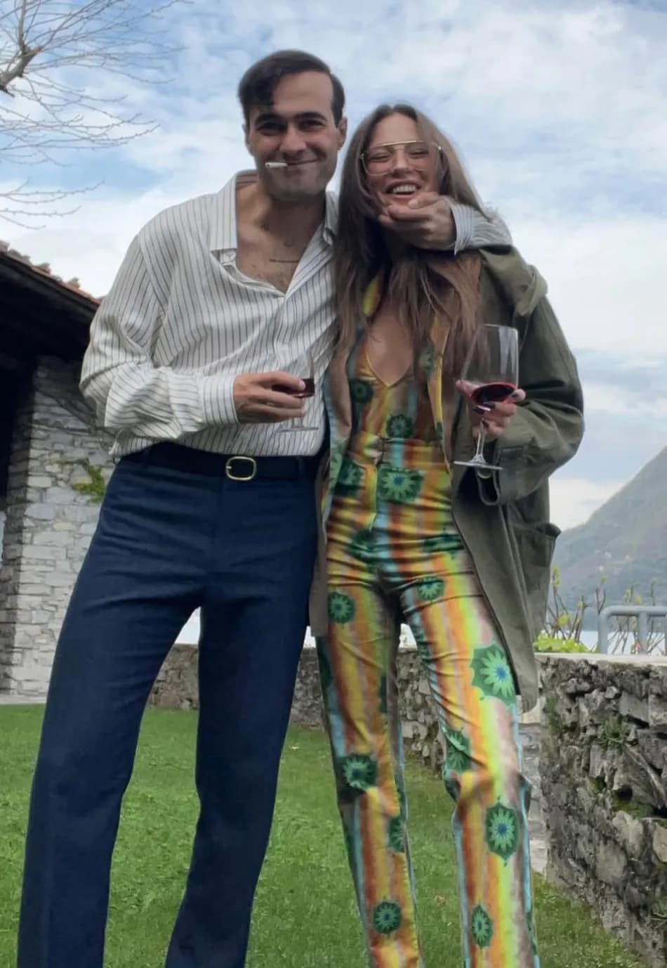 Hülya Avşar, Serenay Sarıkaya ve Mert Demir'in gündem olan dansını taklit etti