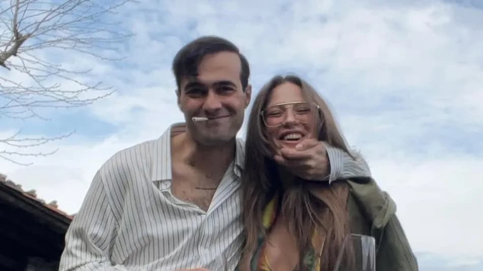 Hülya Avşar, Serenay Sarıkaya ve Mert Demir'in gündem olan dansını taklit etti