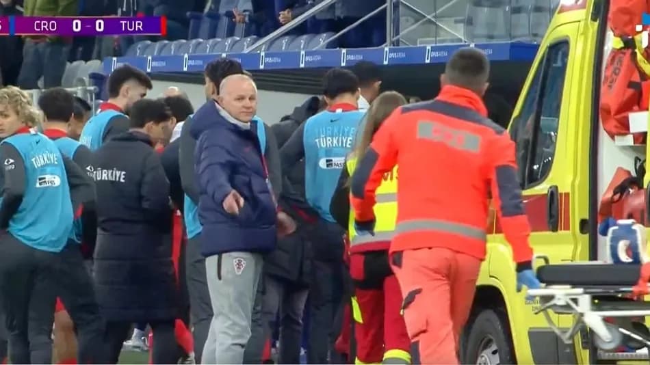 Ümit Milli Takım maçında Egemen Korkmaz hastaneye kaldırıldı