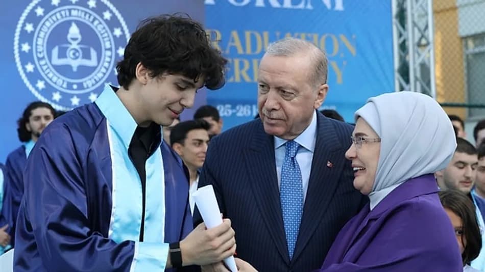 Cumhurbaşkanı Erdoğan’ın torunu Ömer Tayyip mezun oldu