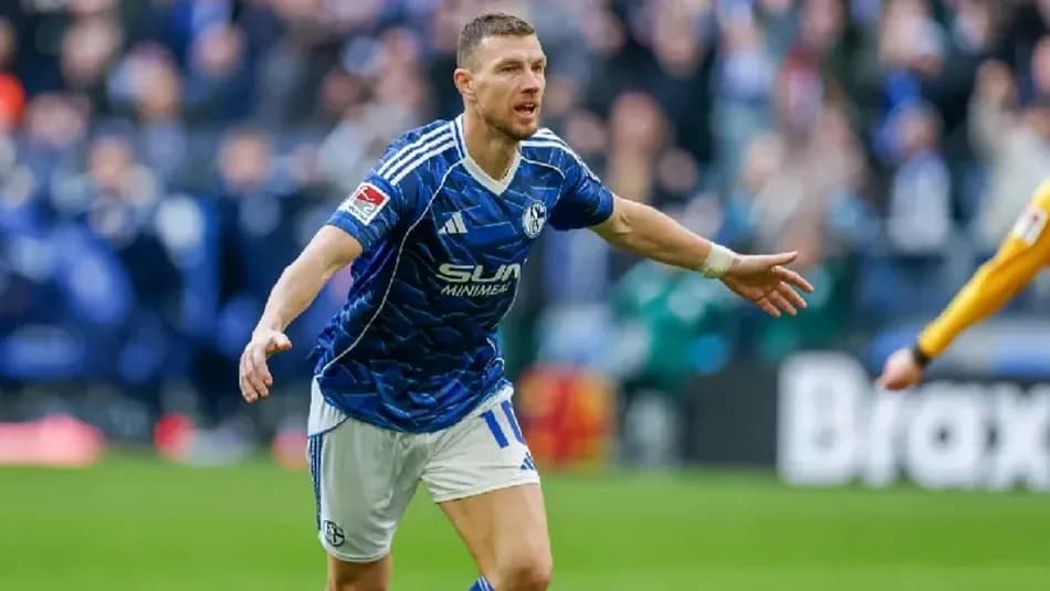 Edin Dzeko, Fenerbahçe'den ayrılık süreciyle ilgili konuştu