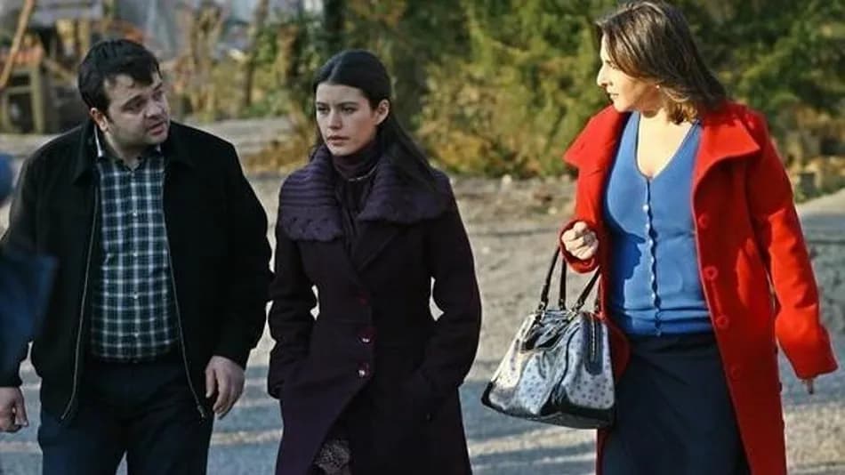 Beren Saat, televizyon dizilerinden uzak kalmasına ilişkin dikkat çeken açıklamalar yaptı