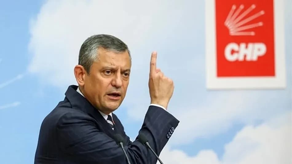 CHP’de Özgür Özel Ekibinden Parti Meclisi İstifası