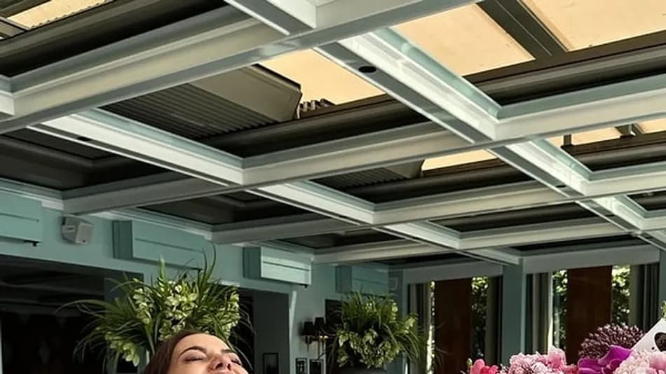 Fahriye Evcen 40 Yaşını Pembe Konseptli Kutlamayla Karşıladı