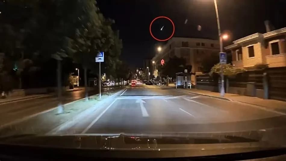 İstanbul Büyükçekmece’de göktaşı kameraya yansıdı
