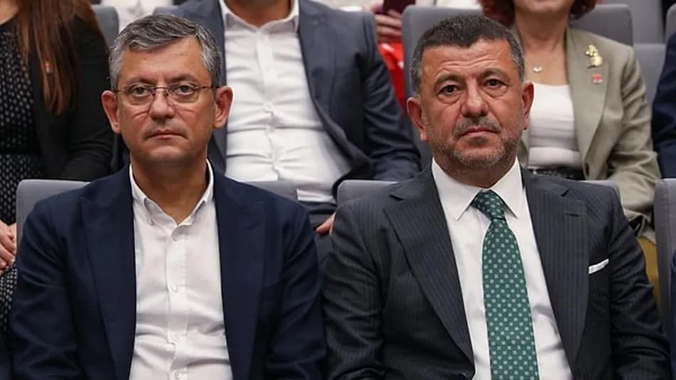 Özgür Özel ve Veli Ağbaba hakkında rüşvet fezlekesi