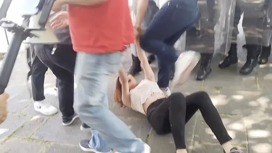 Ankara’da açlık grevindeki 14 öğretmen gözaltına alındı