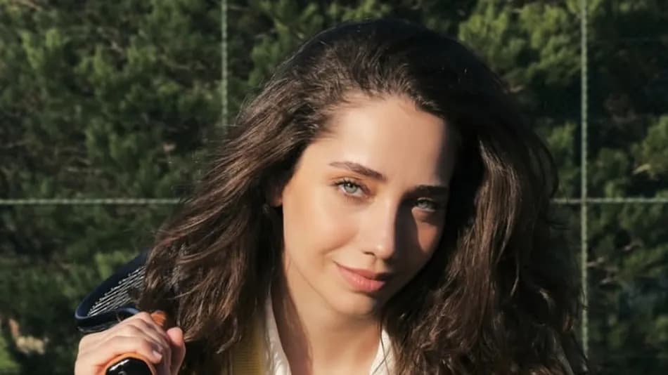 Özge Özacar, Londra’daki etkinlikte Robert Pattinson ile bir araya geldi