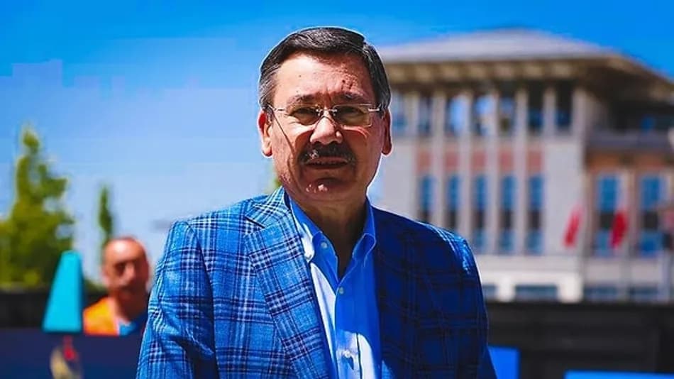 Melih Gökçek’in Yeni Parti’ye Bağışı İade Edildi