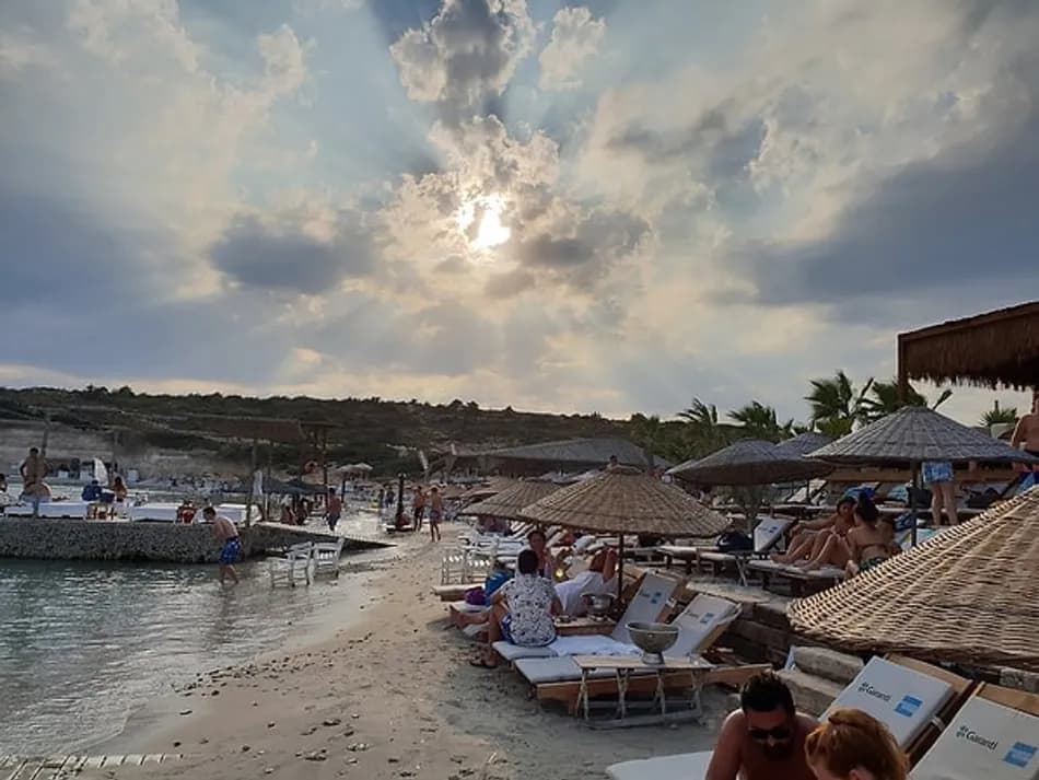Çeşme’de beach fiyatları 7 bin 500 liraya kadar çıktı