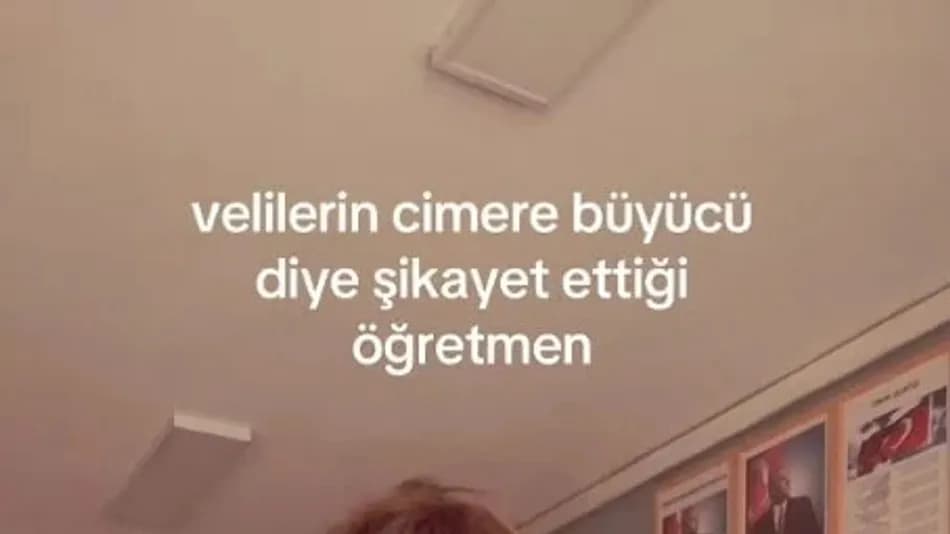 Sosyal medyada gündem olan öğretmen görevinden istifa etti