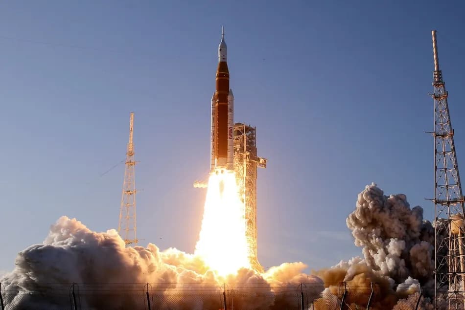 NASA, Artemis II kapsamında Ay çevresine insanlı görev başlattı