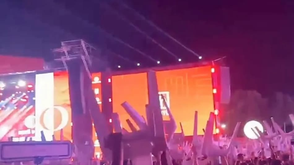 ODTÜ Mezuniyetinde Athena Gökhan’a Öğrenci Protestosu