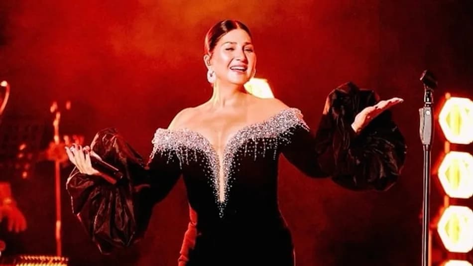 Sibel Can yakın çekim görüntüler sonrası sahne düzenini değiştirebilir