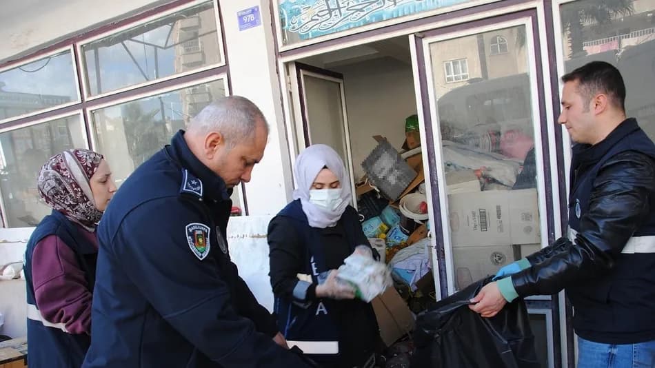 Şanlıurfa’da son kullanma tarihi geçmiş ve bozulmuş gıdalar ele geçirildi