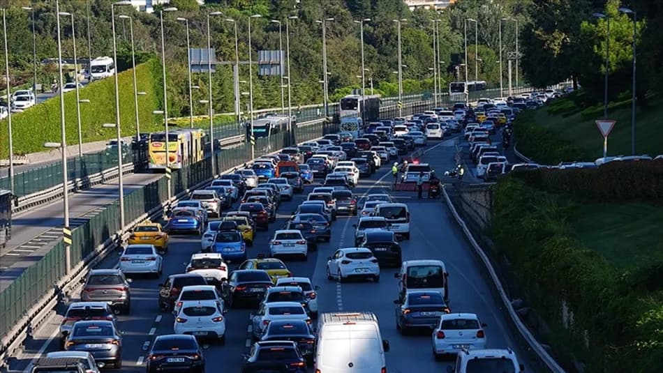 İstanbul’da yarın yarı maraton nedeniyle bazı yollar trafiğe kapatılacak