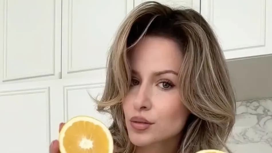 Melisa Özkan İlk Kez Eşini Paylaştı