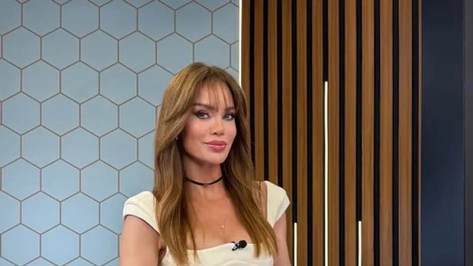 Ebru Şallı, Yurt Dışından Ekmek Getirdiğini Açıkladı