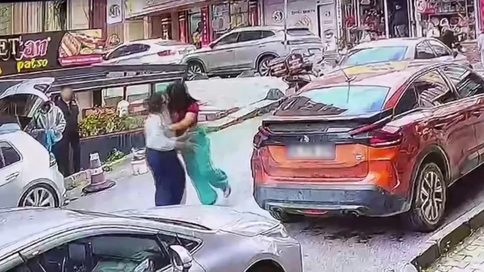 Arnavutköy’de trafikte tartıştığı sürücüye saldırdığı belirtilen Hülya Sönmez’e ceza uygulandı