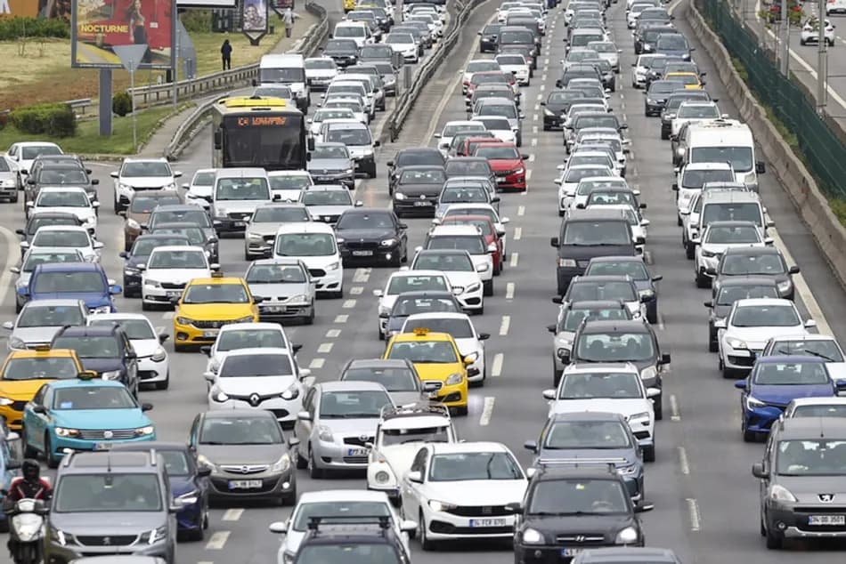 Kurban Bayramı Trafiği Başladı, Otoyol ve Köprülerde Yoğunluk Arttı