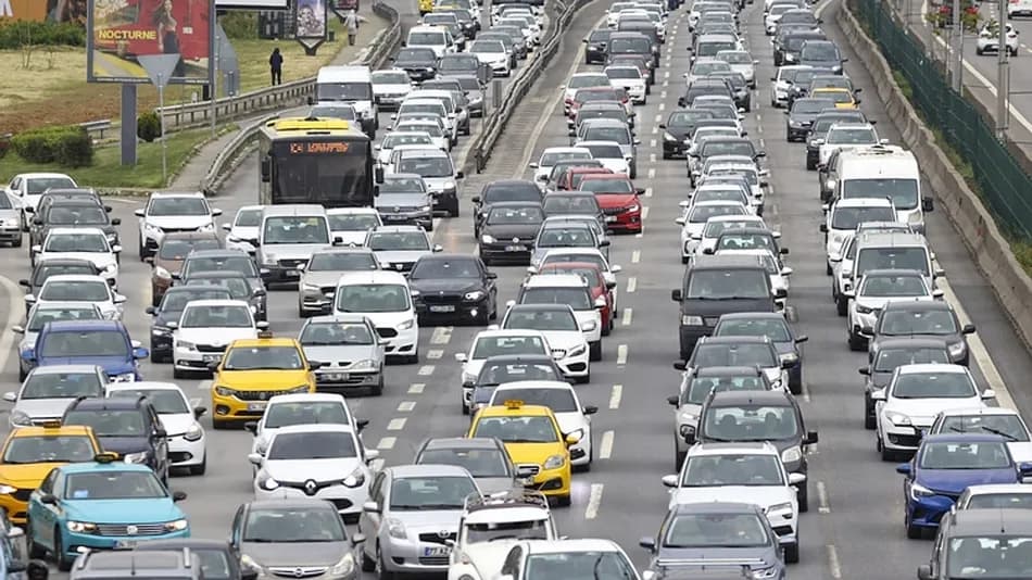 Kurban Bayramı Trafiği Başladı, Otoyol ve Köprülerde Yoğunluk Arttı