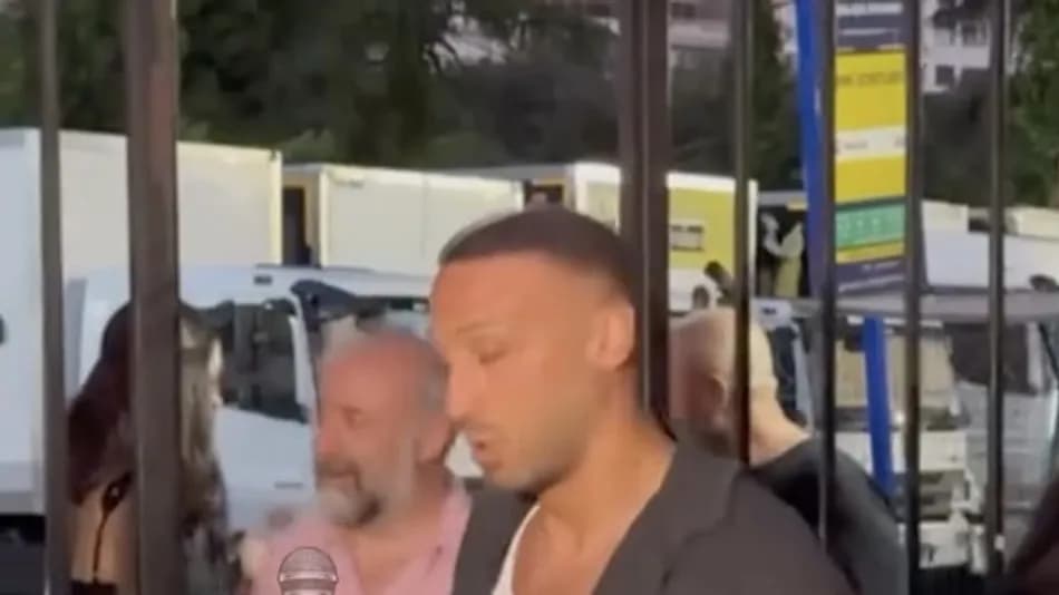 Cenk Tosun Harbiye konserinde kameraların dışında kaldı