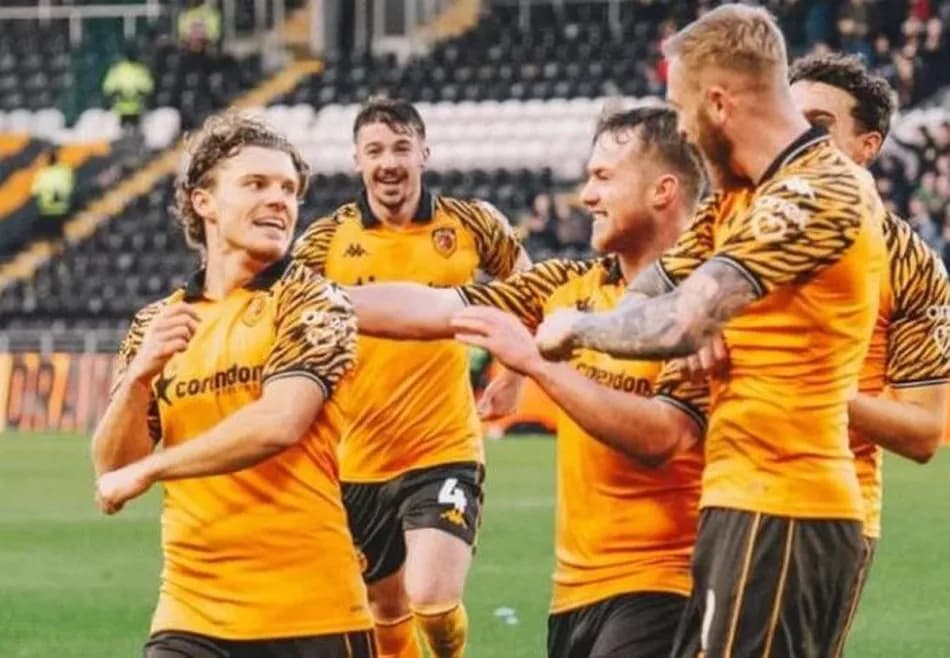 Hull City, Premier Lig'e yükselerek büyük gelir hakkı kazandı