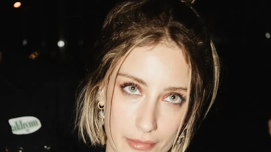 Hazal Kaya imaj değişikliğiyle yeniden gündeme geldi