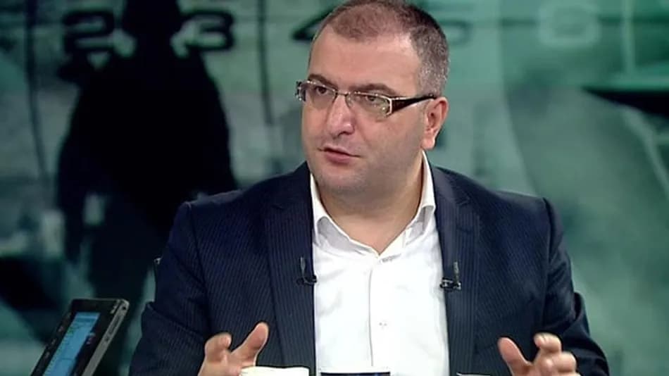 Gazeteci Cem Küçük gözaltına alındı