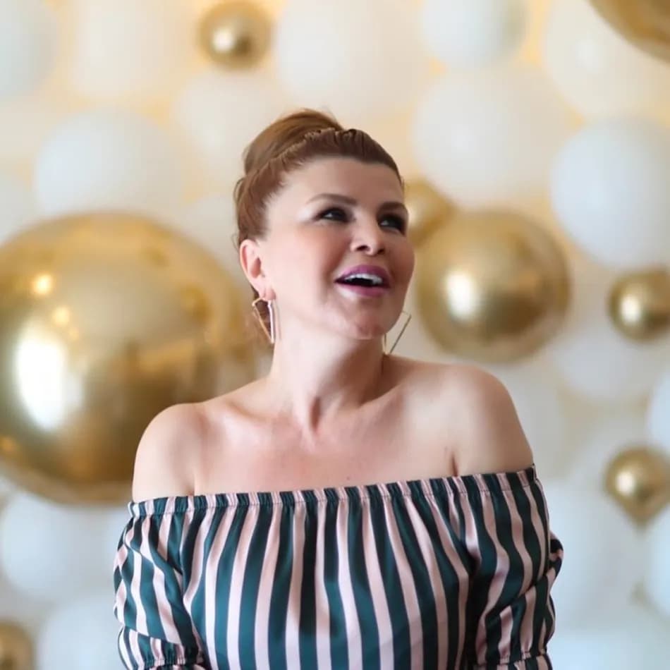 Nuray Sayarı, 55 yaşında ikiz bebek beklediğini açıkladı