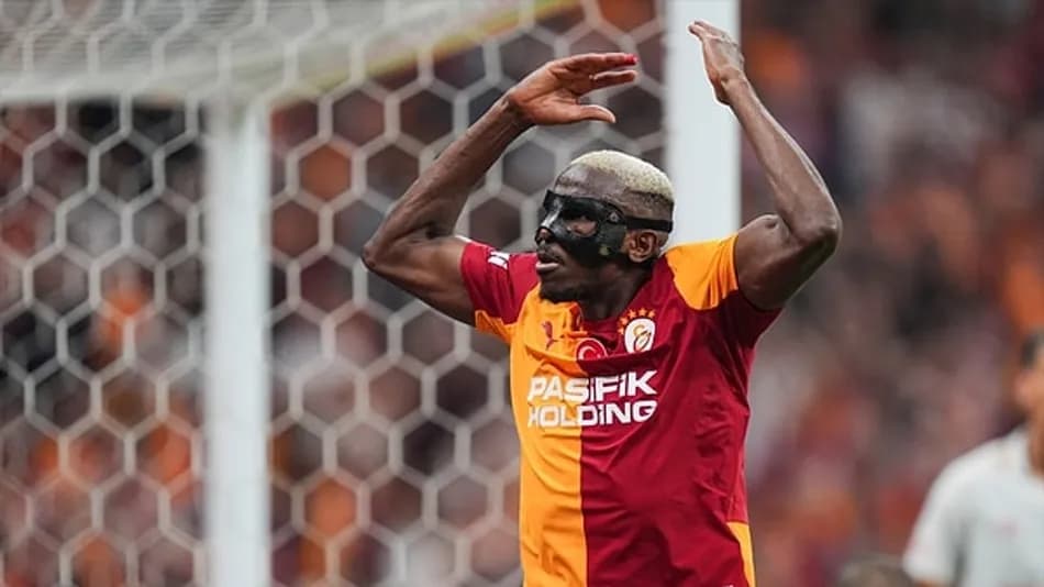 Başakşehir-Galatasaray Maçında Osimhen Sakatlandı