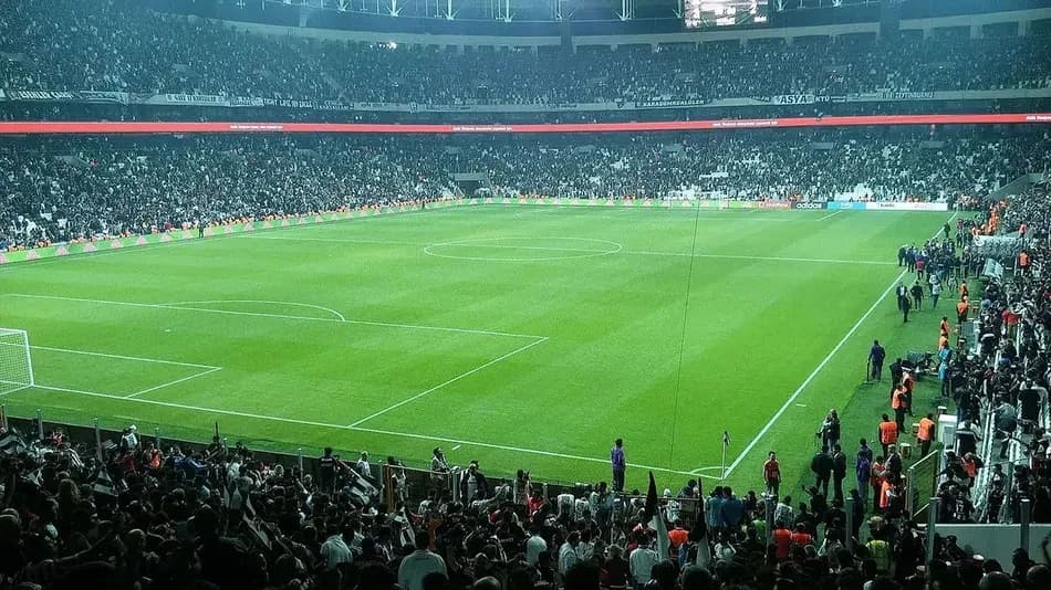 Beşiktaş taraftarı Trabzonspor maçı öncesi protesto kararı aldı