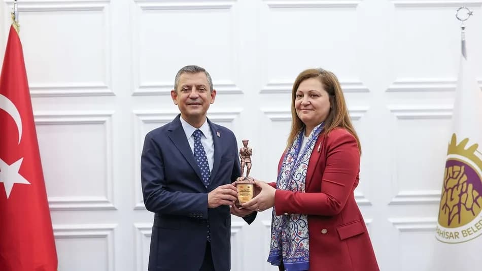 Burcu Köksal’ın AKP’ye geçeceği iddiası yeniden gündeme geldi