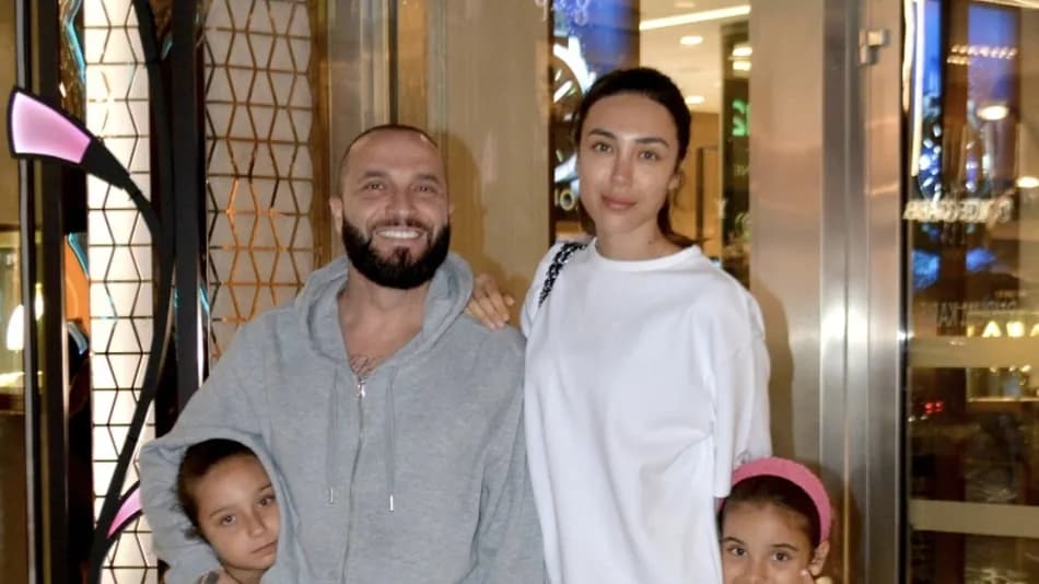 Berkay, üçüncü çocuğunun cinsiyetini açıkladı