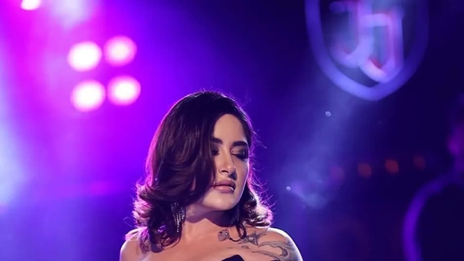 Melek Mosso’nun Antalya konserindeki dansına Seren Serengil yorumu
