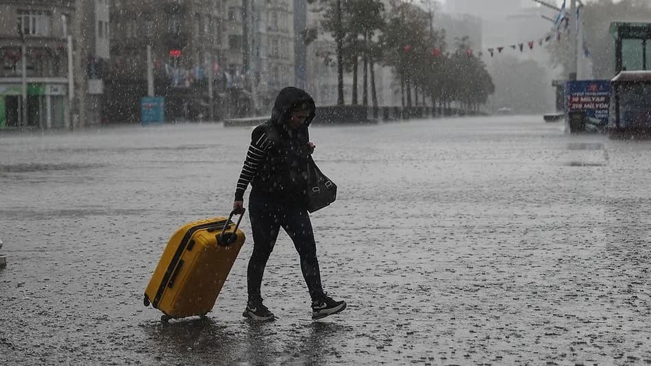 AKOM: İstanbul’da yağışlı hava hafta boyunca etkisini sürdürecek