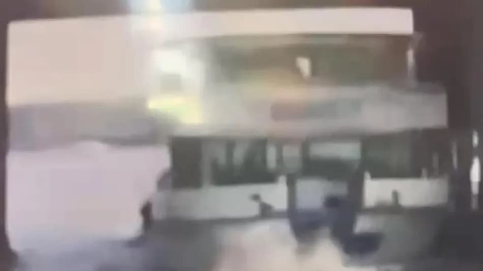Haliç’te Tur Teknesi Köprü Ayağına Çarptı: 1 Ölü