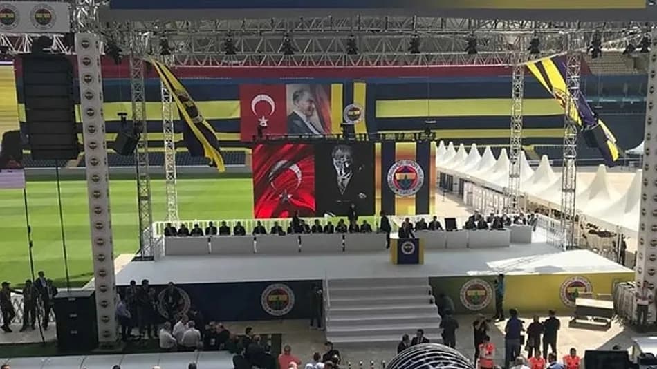 Fenerbahçe kongresinde Aziz Yıldırım ve Hakan Safi yarışı