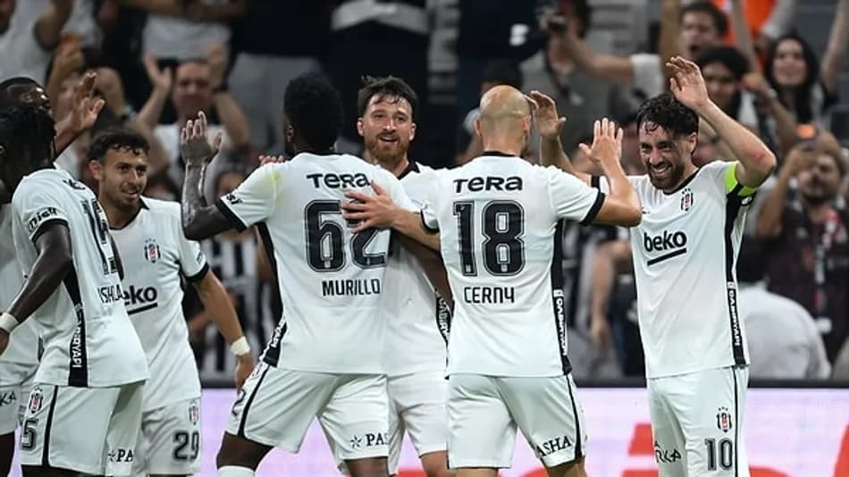 Beşiktaş, Midtjylland'ı 1-0 yenerek avantajı kaptı