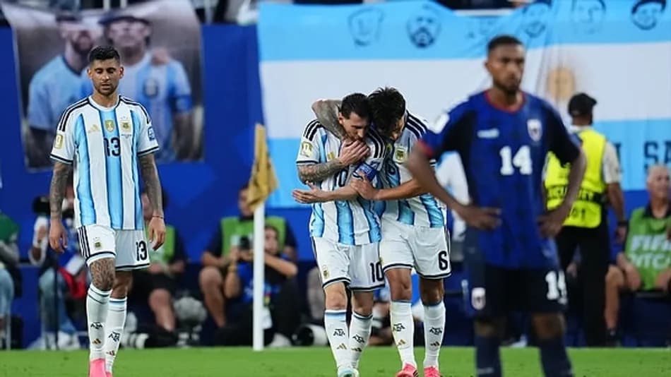 Arjantin-Yeşil Burun Adaları maçında Messi’ye büyük ilgi