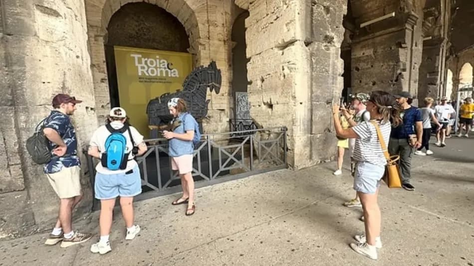 Bakan Ersoy Roma’da Troya Sergisi’ni anlattı