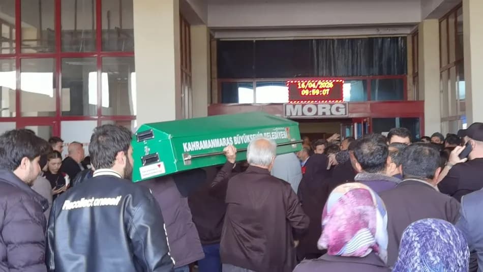 Kahramanmaraş'taki okul saldırısının ardından morg önünde bekleyiş sürüyor