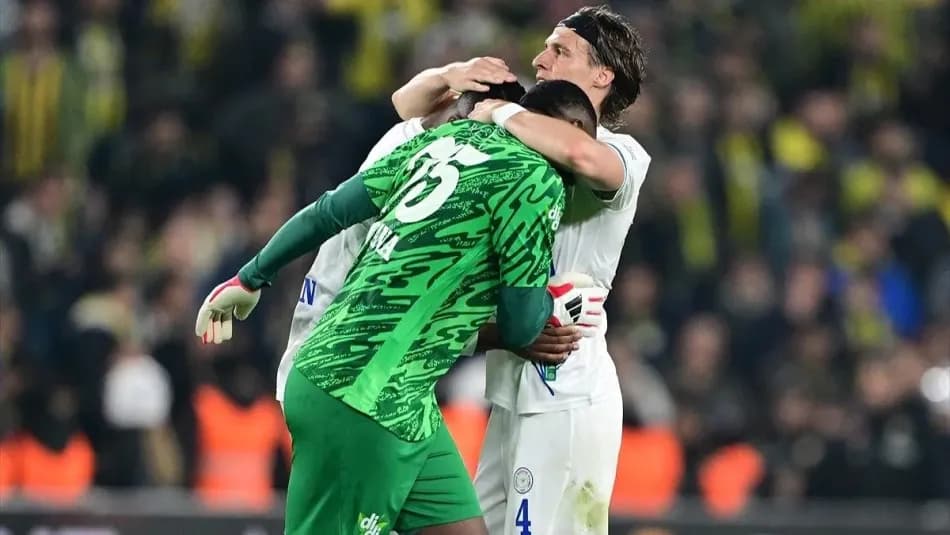 Fenerbahçe-Rizespor maçında gol öncesi Fofana pozisyonu tartışma yarattı