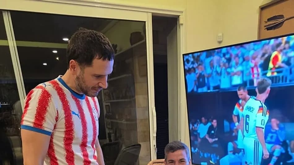 Paraguay Almanya’yı Eledi, 30 Haziran Resmi Tatil İlan Edildi