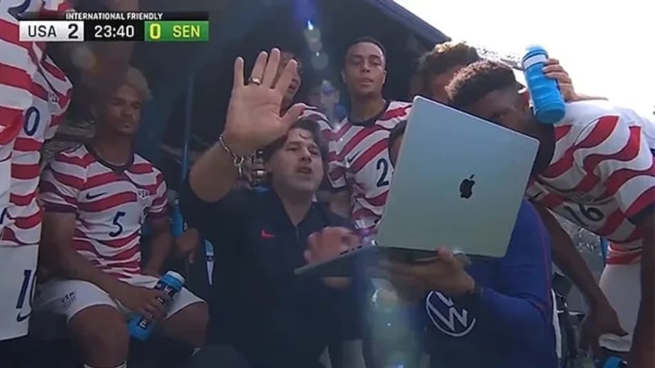 Pochettino’nun su molasında laptoplu taktiği tartışma yarattı