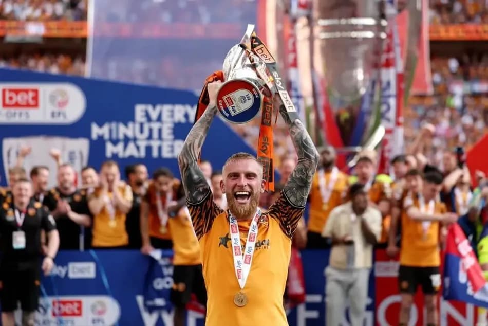 Hull City, transfer yasağına rağmen 9 yıl sonra Premier Lig'e yükseldi