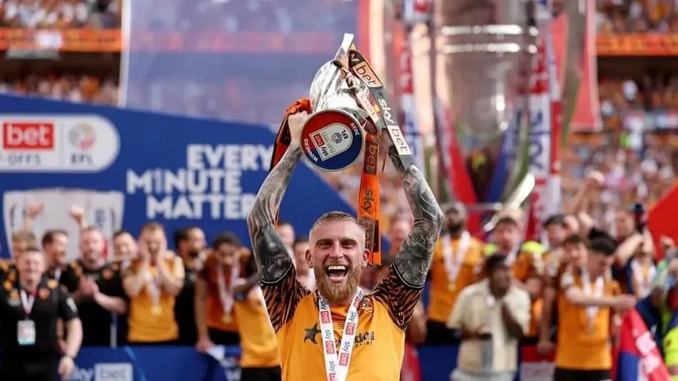 Hull City, transfer yasağına rağmen 9 yıl sonra Premier Lig'e yükseldi