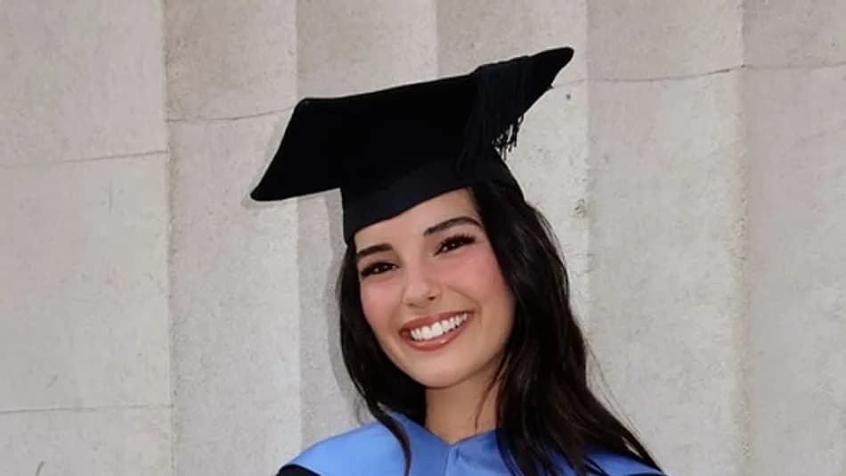 Yasemin Yazıcı Liverpool Üniversitesi’nde Yılın Tezi Ödülü Aldı