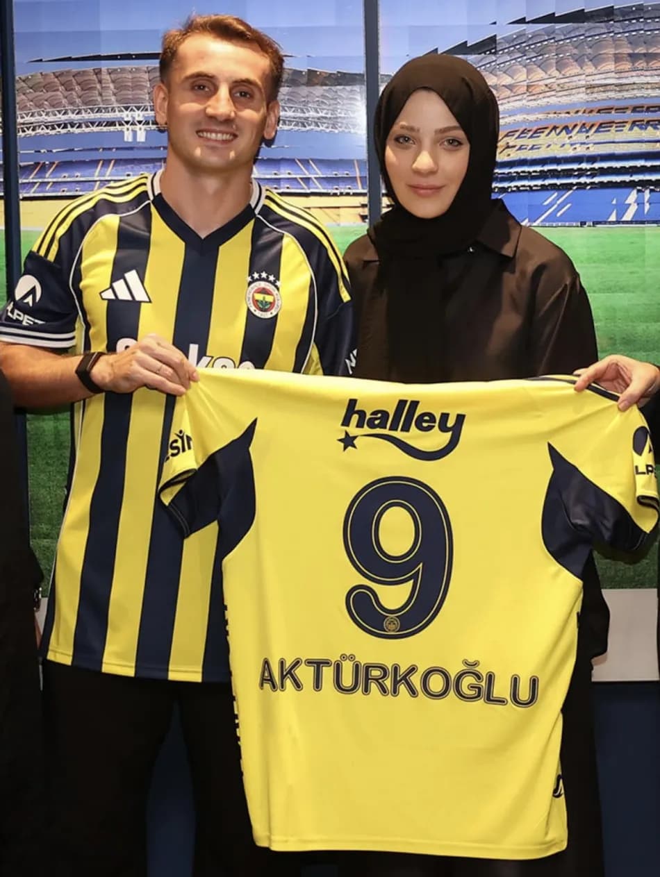 Kerem Aktürkoğlu baba olacağını açıkladı